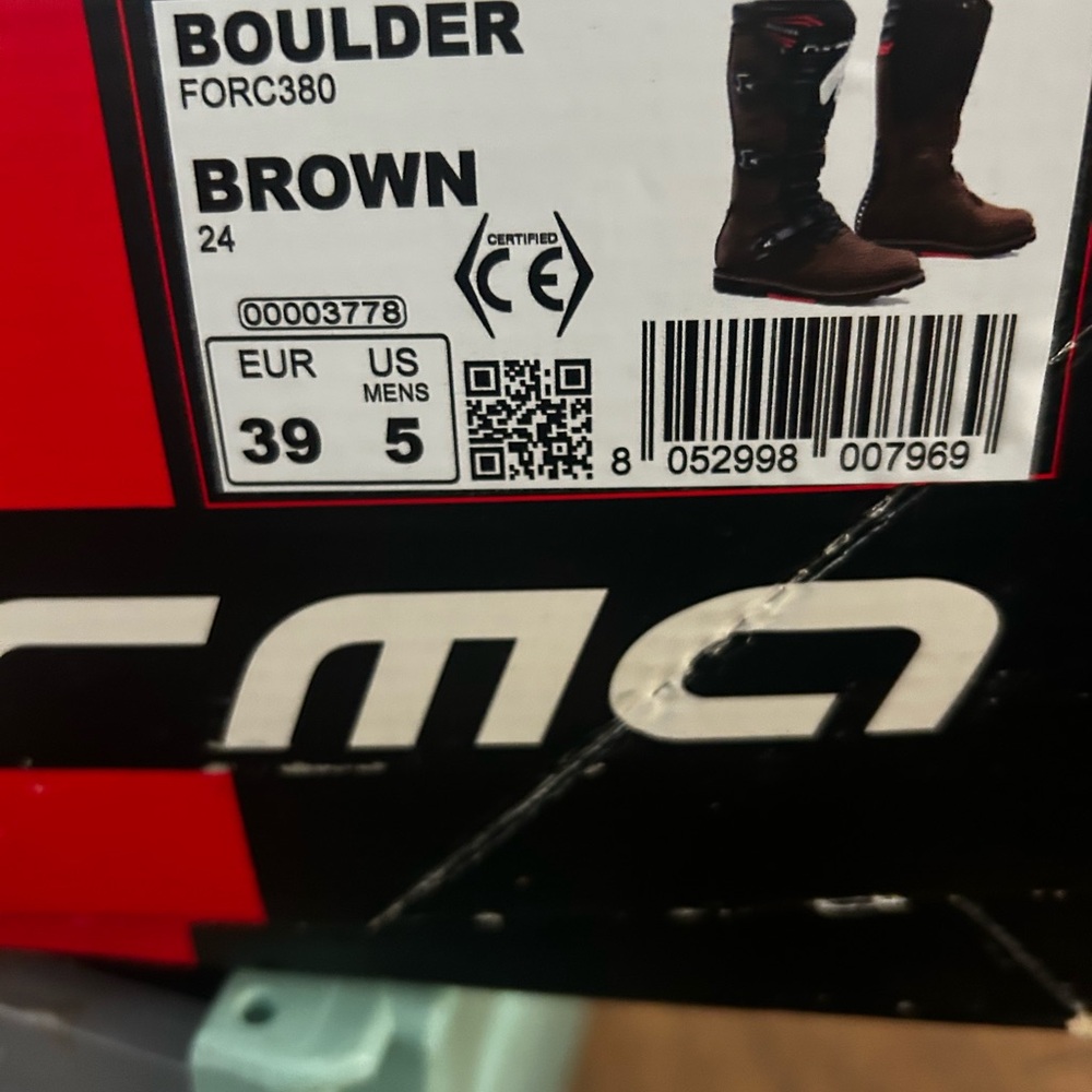 High Performance Motorcycle Boots - Picture 2 of 3